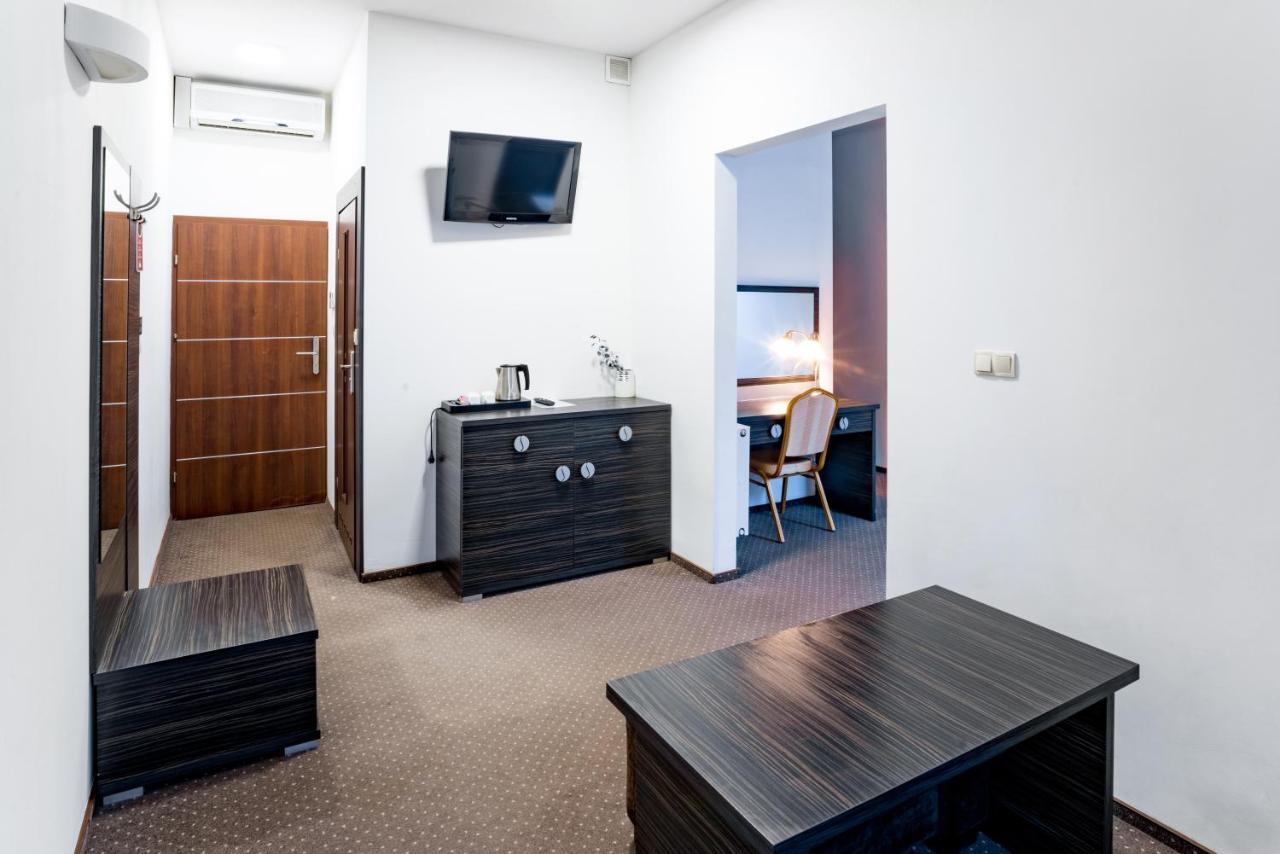 Hotel Sulbin Garwolin Esterno foto