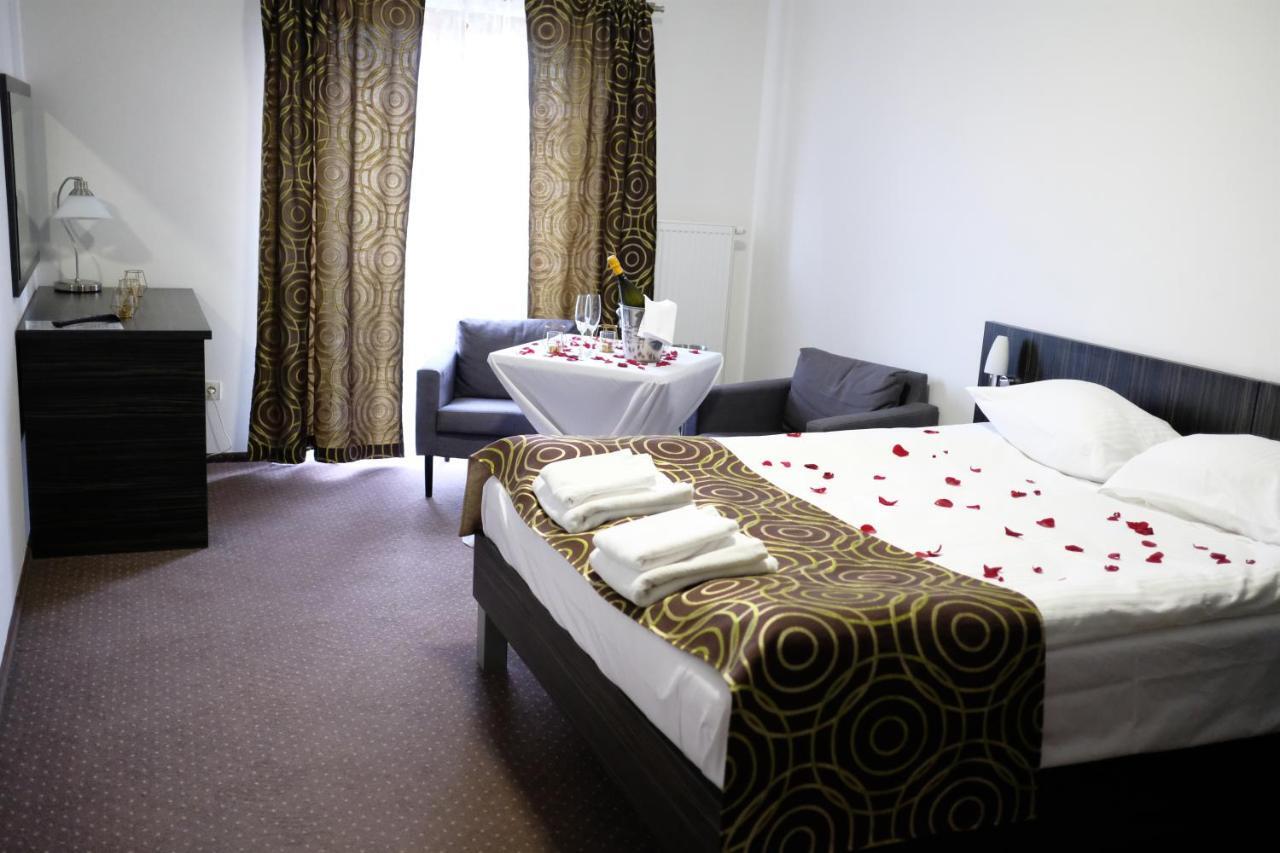 Hotel Sulbin Garwolin Esterno foto